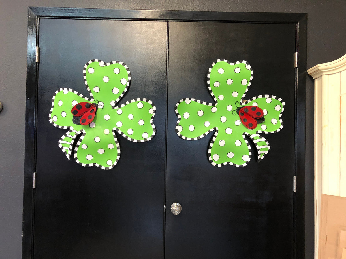 ST PATRICK DOOR Decor / St Patricks Day Green and White Polka Dot Shamrock 4 Leaf Clover with Ladybug Door Hanger Wreath Decor