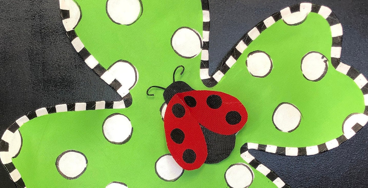 ST PATRICK DOOR Decor / St Patricks Day Green and White Polka Dot Shamrock 4 Leaf Clover with Ladybug Door Hanger Wreath Decor