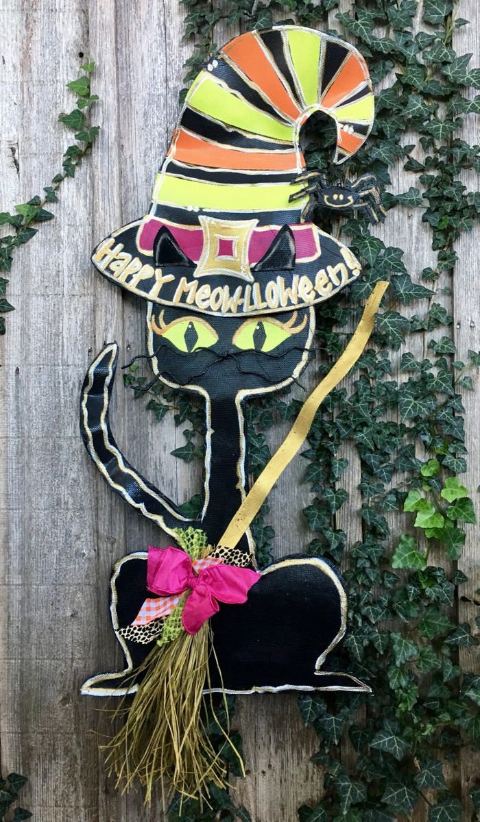 HALLOWEEN DOOR DECOR / Halloween Black Cat with Flying Broom