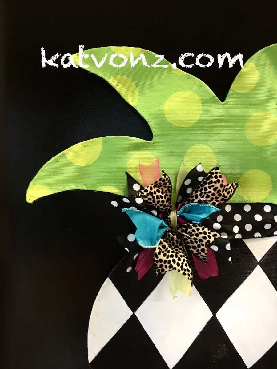Summer Door Hanger / SPRING DOOR DECOR / Black and White Diamond Pattern Pineapple with Bright Multicolor Bow Door Hanger Wreath Door Decor