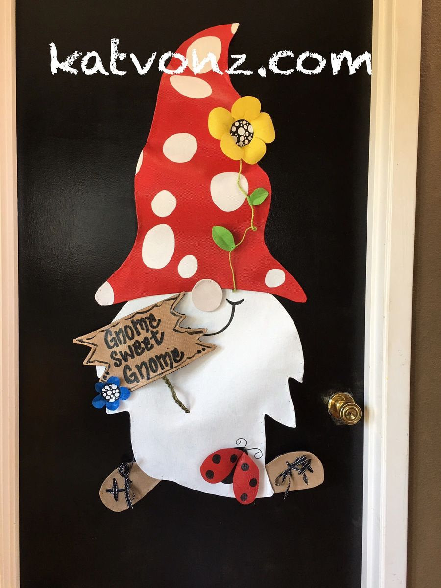 SUMMER DOOR DECOR / Screen Wire Extra Large Garden Gnome with “Gnome Sweet Gnome” Sign