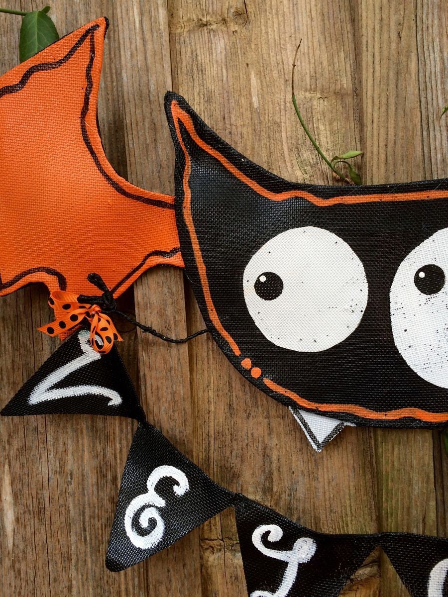 HALLOWEEN DOOR DECOR / Halloween Screen Wire Vampire Bat with "Velcome" Sign Door Hanger Wreath Decoration