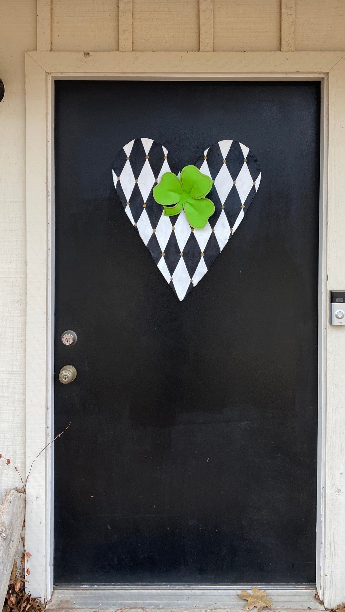 Screen Wire Black and White Harlequin Heart with Green Clover St Patricks Day Door Hanger Wreath