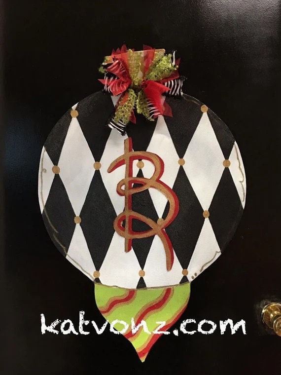 CHRISTMAS DOOR DECOR / Aluminum Screen Wire Whimsical Personalized Christmas Door Hanger Wreath Ornament with Ribbon