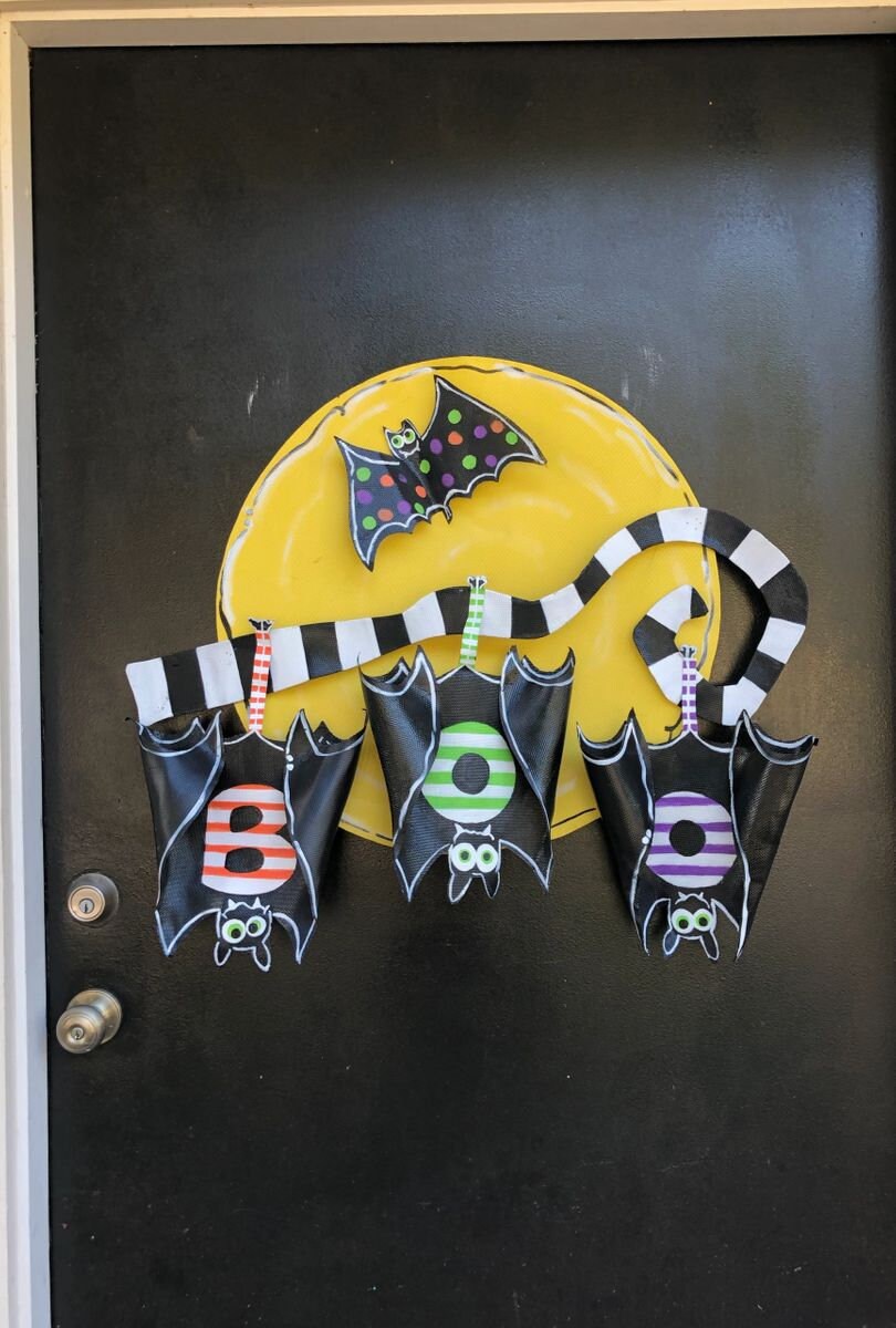 HALLOWEEN DOOR DECOR / Large Screen Wire Halloween Boo Bats with Moon Doornament Door Hanger