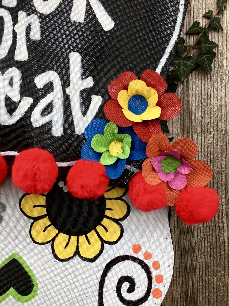 HALLOWEEN DOOR DECOR / Screen Wire Funky and Bright Halloween Day of the Dead Sugar Skull with Trick or Treat Top Hat Door Hanger Wreath