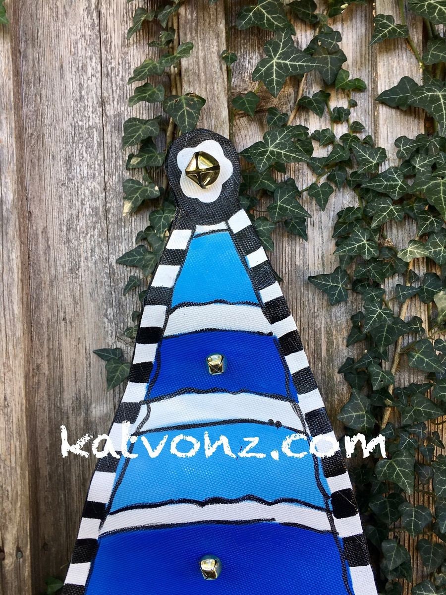WINTER DOOR DECOR / Screen Wire Whimsical Winter Door Decor Snowman with Blue and White Striped Hat Doornament Door Hanger Wreath