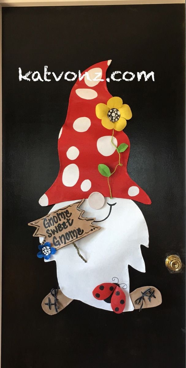 SUMMER DOOR DECOR / Screen Wire Extra Large Garden Gnome with “Gnome Sweet Gnome” Sign