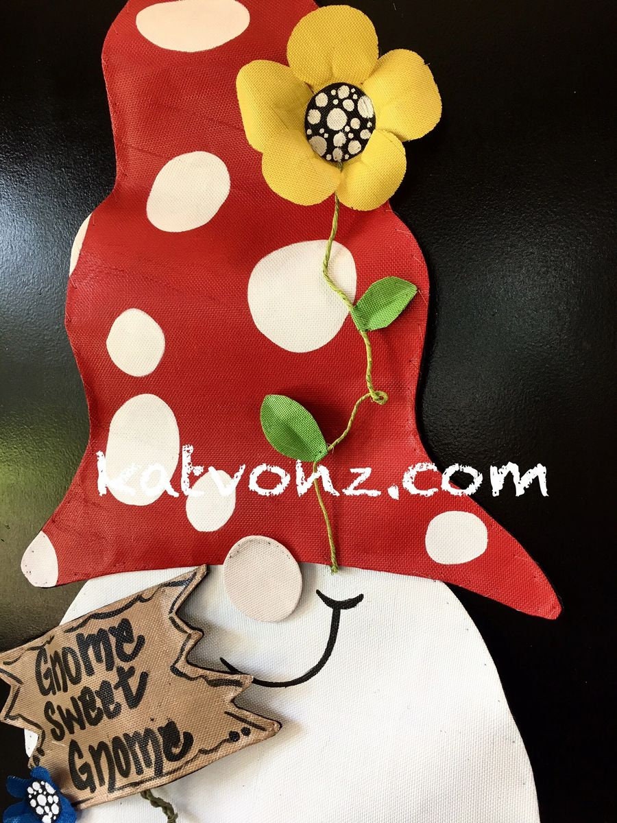 SUMMER DOOR DECOR / Screen Wire Extra Large Garden Gnome with “Gnome Sweet Gnome” Sign