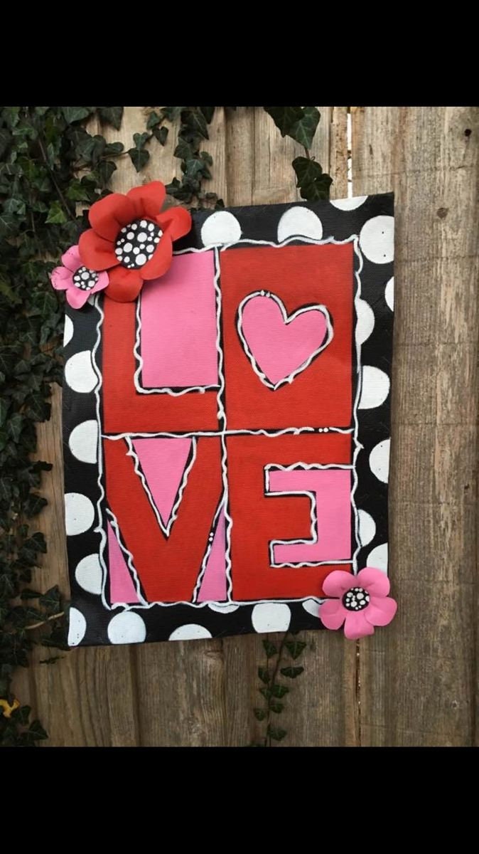 Screen Wire Valentines Day Large “LOVE” Doornament with Black and White PolkaDot Border and Flowers Doornament Door Hanger Wreath Decor