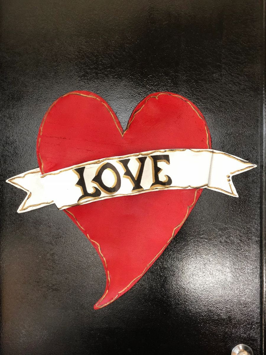 VALENTINES DOOR DECOR / Screen Wire Long Valentines Heart with Personalized Banner Doornament Door Hanger Wreath Decor