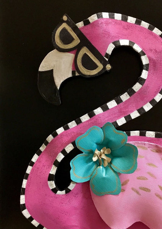 SUMMER DOOR DECOR / Bright Pink Summer Lovin’ Flamingo with Sunglasses and Flower