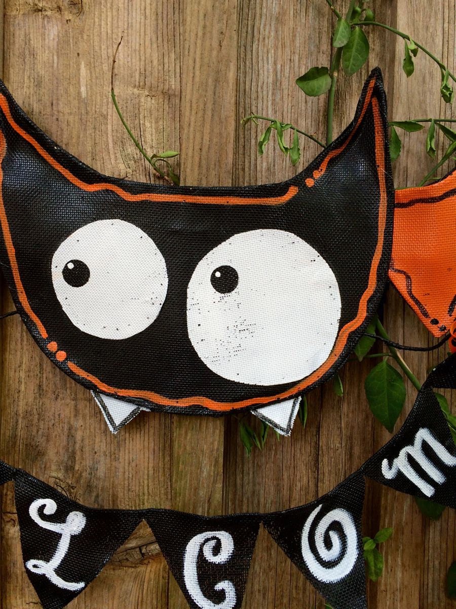 HALLOWEEN DOOR DECOR / Halloween Screen Wire Vampire Bat with "Velcome" Sign Door Hanger Wreath Decoration