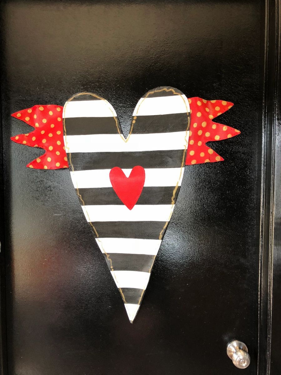 VALENTINES DOOR DECOR / Screen Wire Black and White Striped Valentines Heart with Gold Polka Dot Wings Door Hanger Wreath, Door Decoration