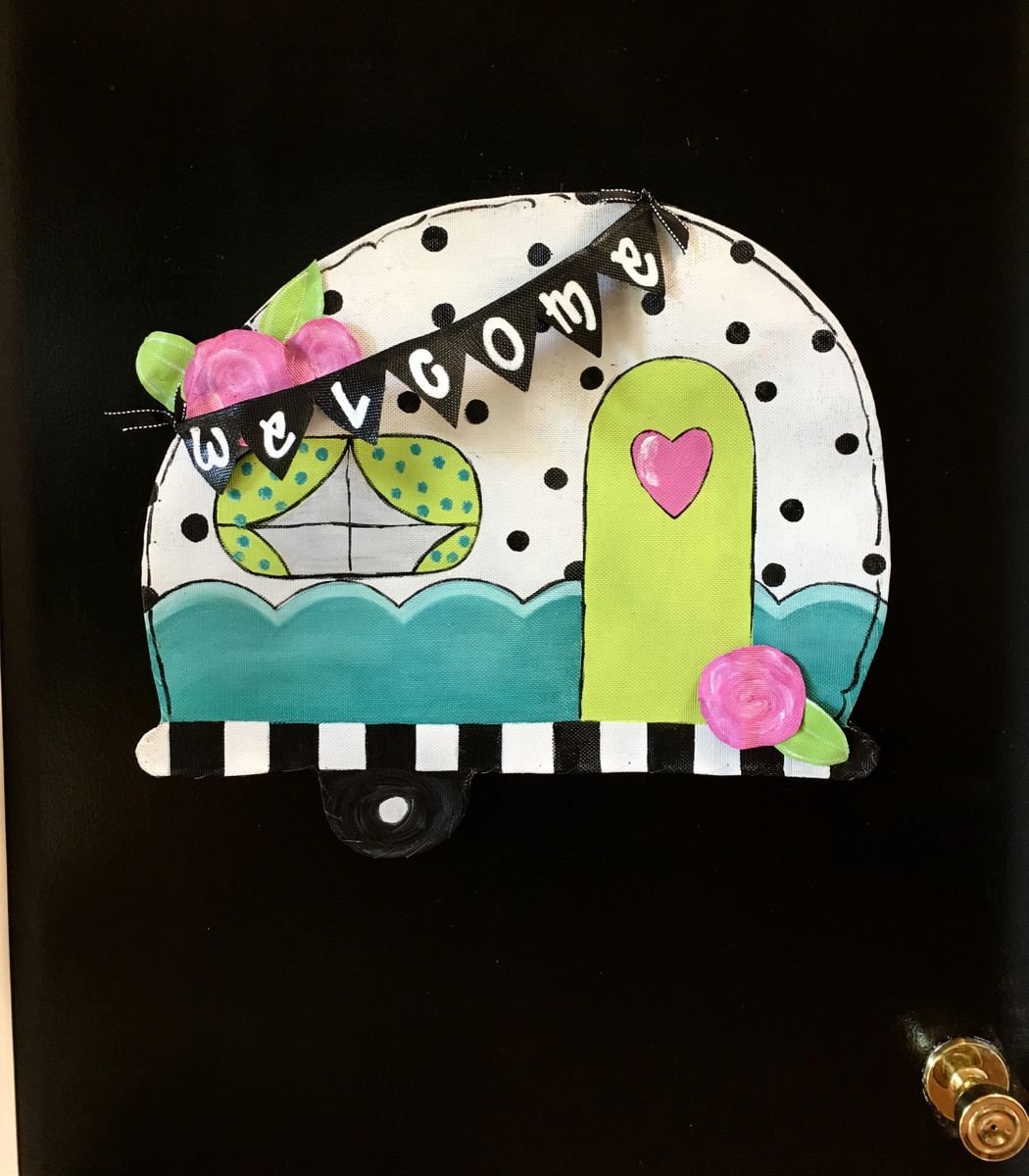 SUMMER DOOR DECOR / Bright Green and Pink Glamping Camper Screen Wire Doornament Doo Hanger Wreath