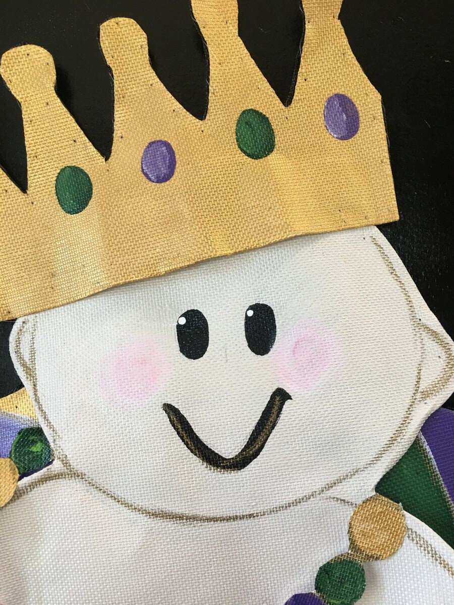 MARDI GRAS DOOR Decor / Large Screen Wire Mardi Gras Baby with King Cake Doornament Door Hanger Wreath