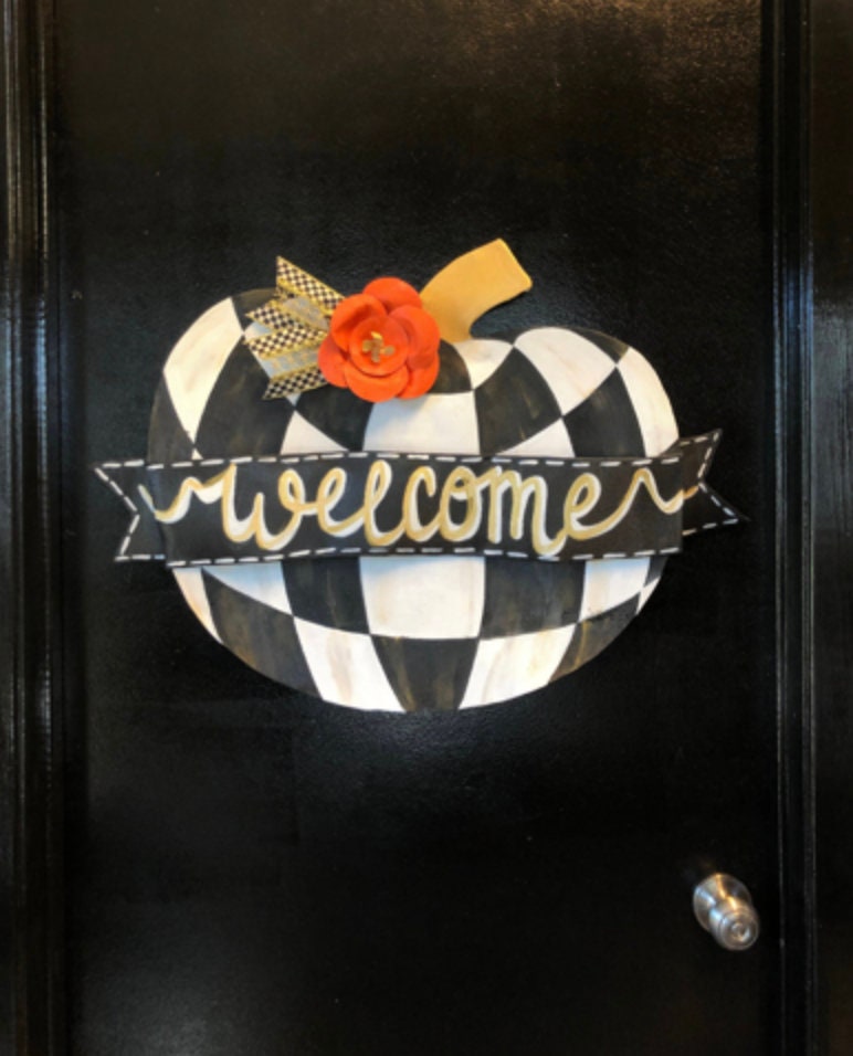 FALL DOOR HANGER / Screen Wire Thanksgiving Door Hanger, Pumpkin Door Hanger, Welcome Pumpkin Door Hanger